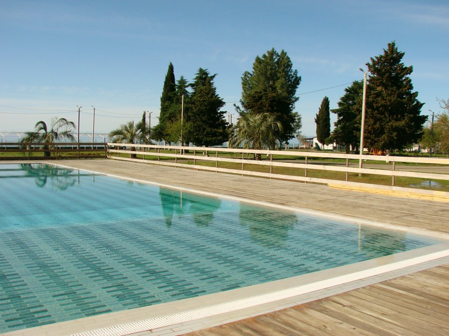Территория отеля «Апсны»